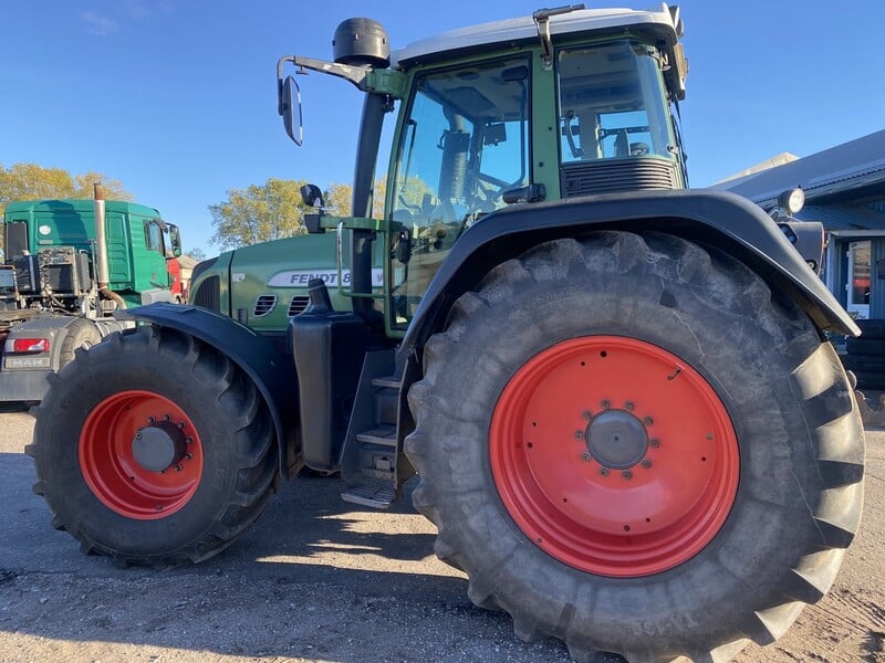 Photo 11 - Fendt 820 Vario TMS 2011 y Tractor