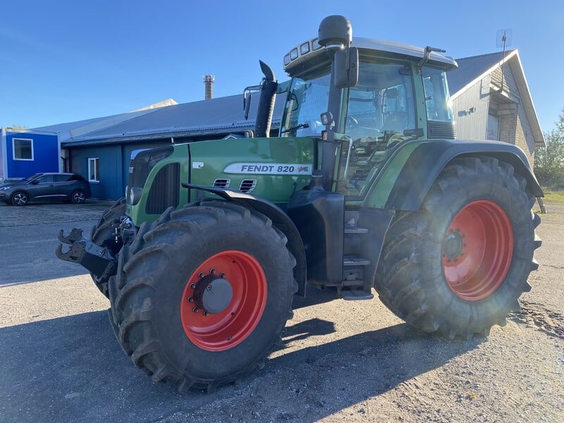 Photo 15 - Fendt 820 Vario TMS 2011 y Tractor