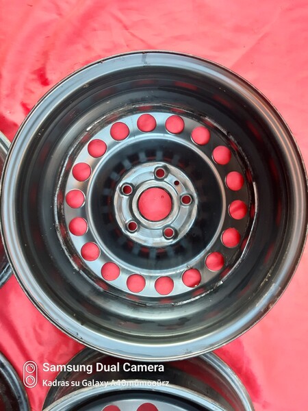 Photo 4 - Steel stamped R15 rims