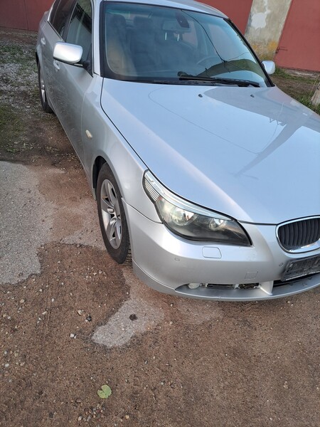 Photo 1 - Bmw 525 2004 y parts