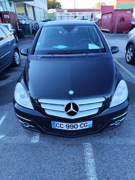 Photo 2 - Mercedes-Benz 180 2009 y Hatchback