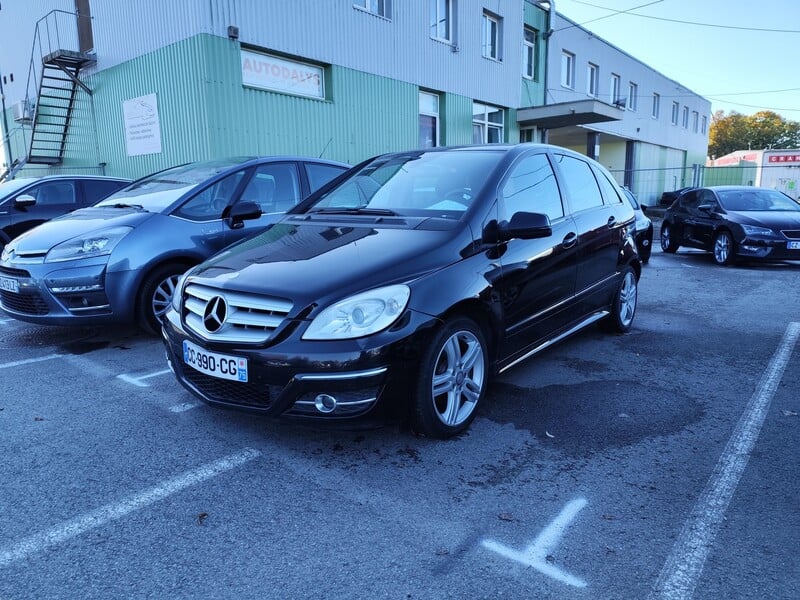 Photo 3 - Mercedes-Benz 180 2009 y Hatchback