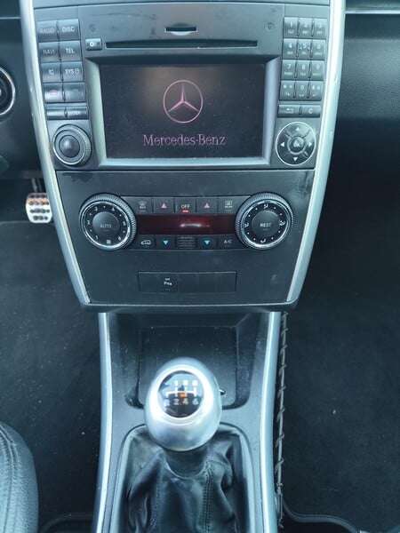 Photo 8 - Mercedes-Benz 180 2009 y Hatchback