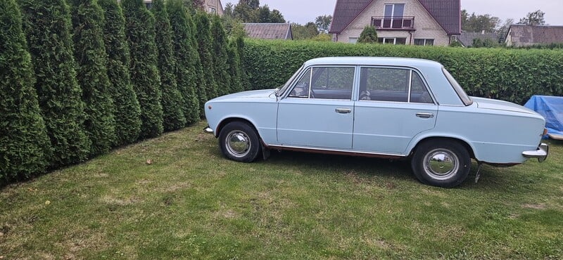 Lada 2101 1972 y Sedan