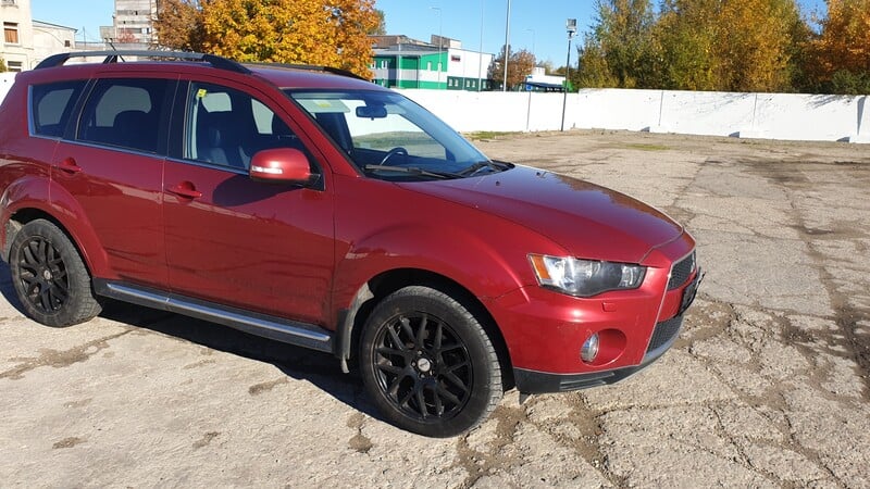 Photo 2 - Mitsubishi Outlander 2012 y Off-road / Crossover