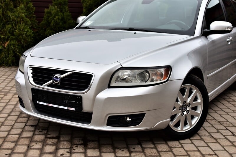 Фотография 2 - Volvo V50 2008 г Универсал