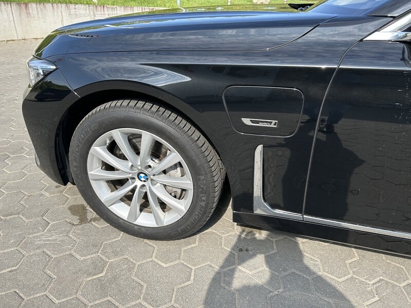 Photo 19 - Bmw 745 2022 y Sedan