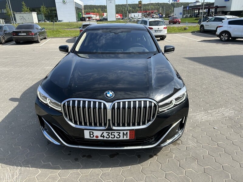 Photo 6 - Bmw 745 2022 y Sedan