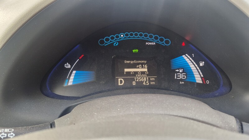 Photo 5 - Nissan Leaf 2013 y Hatchback