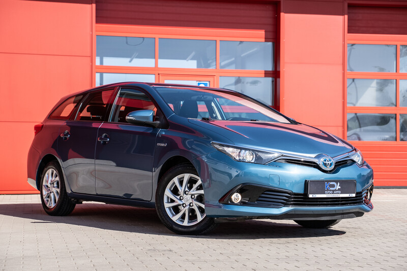 Photo 1 - Toyota Auris 2016 y Wagon