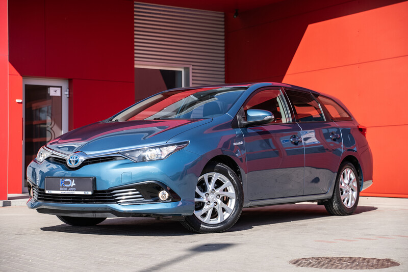 Photo 5 - Toyota Auris 2016 y Wagon