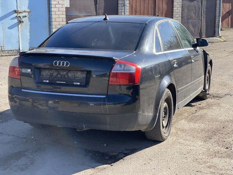 Audi A4 2003 y parts