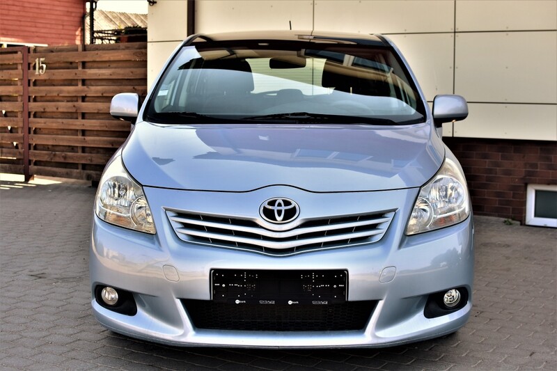 Photo 3 - Toyota Verso 2010 y Van