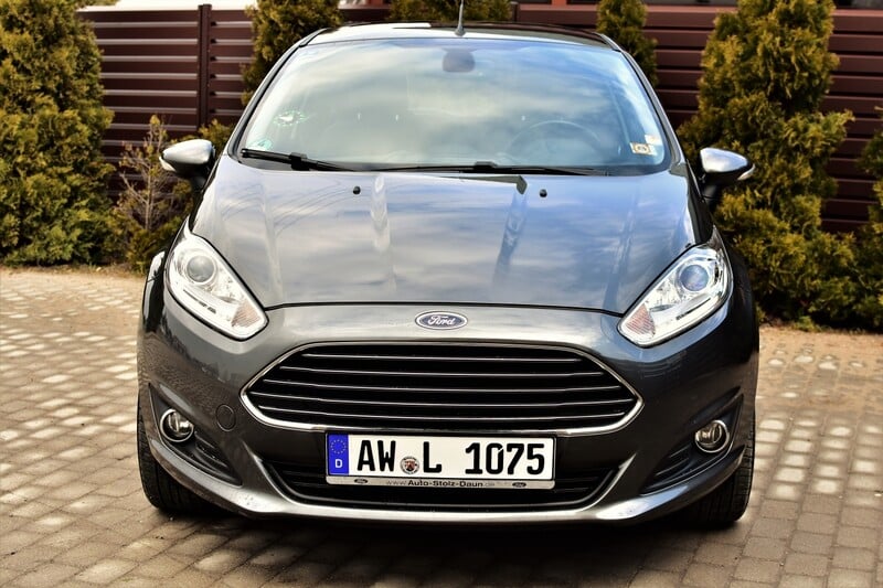 Photo 3 - Ford Fiesta 2016 y Hatchback