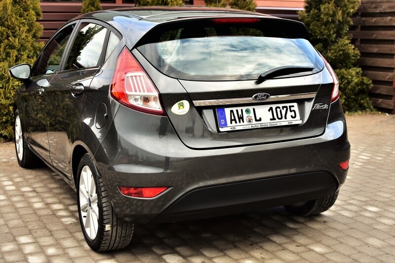 Photo 6 - Ford Fiesta 2016 y Hatchback