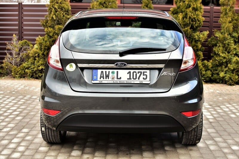 Photo 7 - Ford Fiesta 2016 y Hatchback