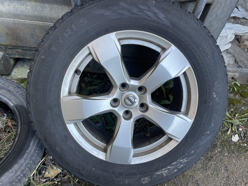 Volvo light alloy R17 rims