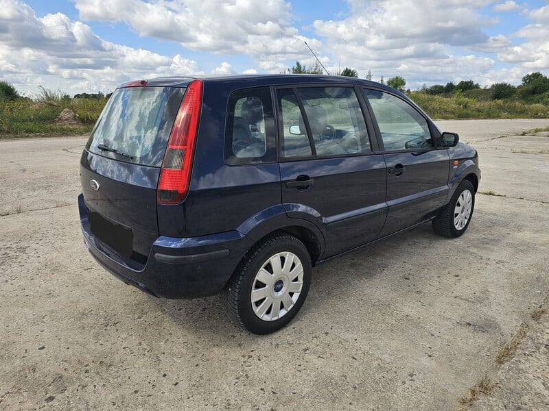 Photo 6 - Ford Fusion 2004 y Hatchback