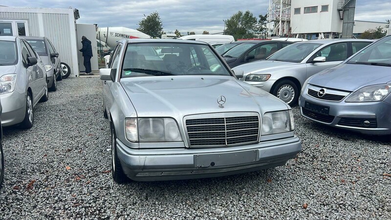 Mercedes-Benz E 320 1995 г Седан