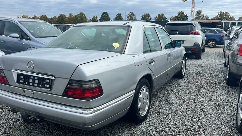 Photo 3 - Mercedes-Benz E 320 1995 y Sedan