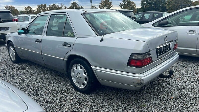 Photo 4 - Mercedes-Benz E 320 1995 y Sedan