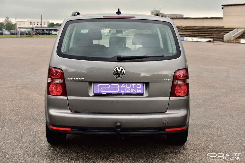 Фотография 6 - Volkswagen Touran 2009 г Минивэн