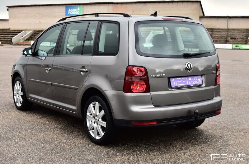 Фотография 7 - Volkswagen Touran 2009 г Минивэн