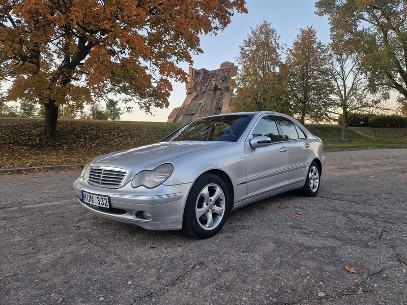 Photo 1 - Mercedes-Benz C 220 2003 y Sedan