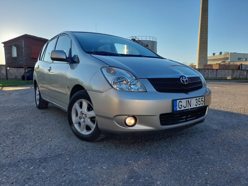 Toyota Corolla Verso 2002 y Hatchback