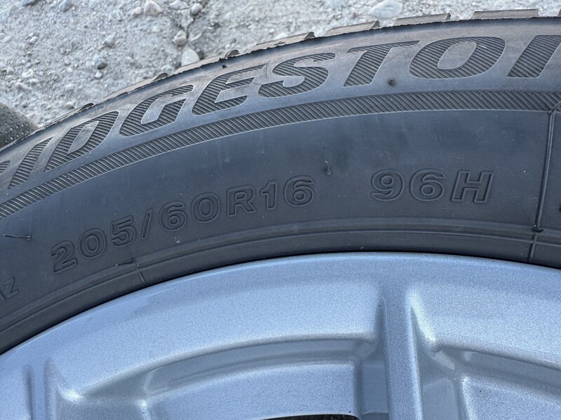 Фотография 10 - Bridgestone Siunciam, 6+4mm 2022 R16 зимние шины для автомобилей