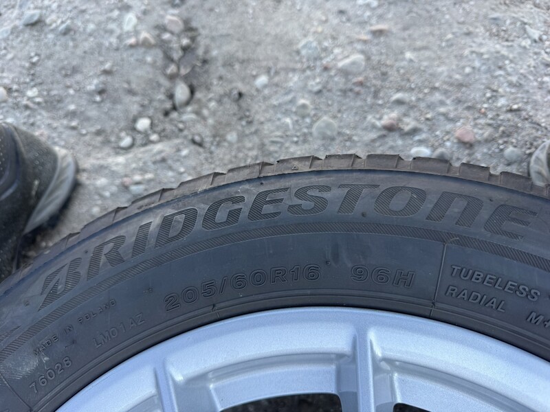 Фотография 11 - Bridgestone Siunciam, 6+4mm 2022 R16 зимние шины для автомобилей