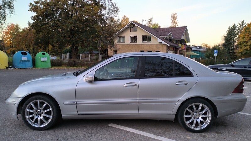 Фотография 5 - Mercedes-Benz C 220 2004 г Седан