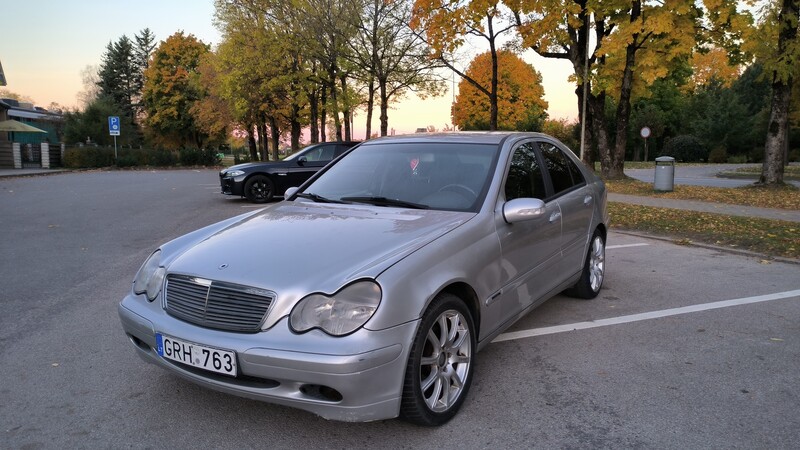 Фотография 6 - Mercedes-Benz C 220 2004 г Седан