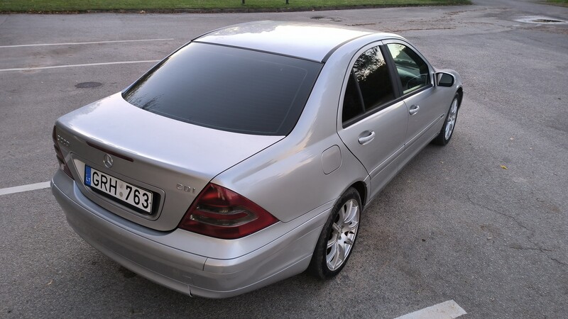 Photo 8 - Mercedes-Benz C 220 2004 y Sedan