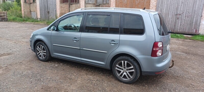 Photo 6 - Volkswagen Touran 2008 y Van