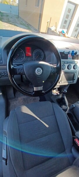 Photo 13 - Volkswagen Touran 2008 y Van