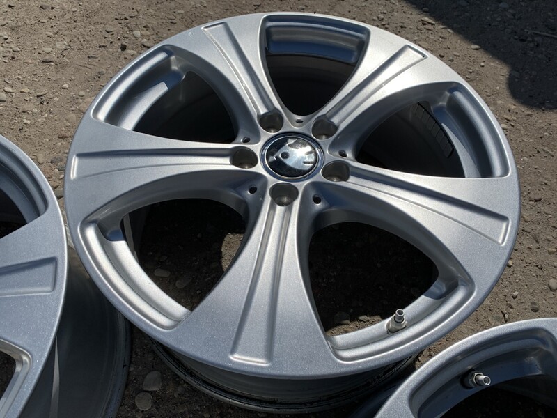 Photo 4 - Skoda Siunciam, 8J ET38 light alloy R18 rims