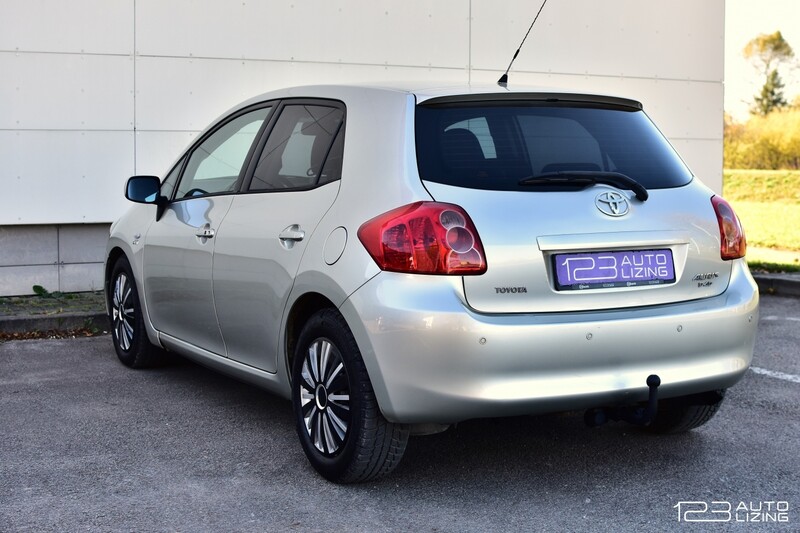 Photo 7 - Toyota Auris 2009 y Hatchback