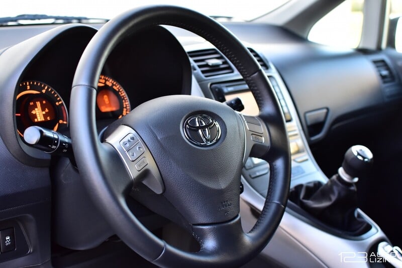 Photo 22 - Toyota Auris 2009 y Hatchback