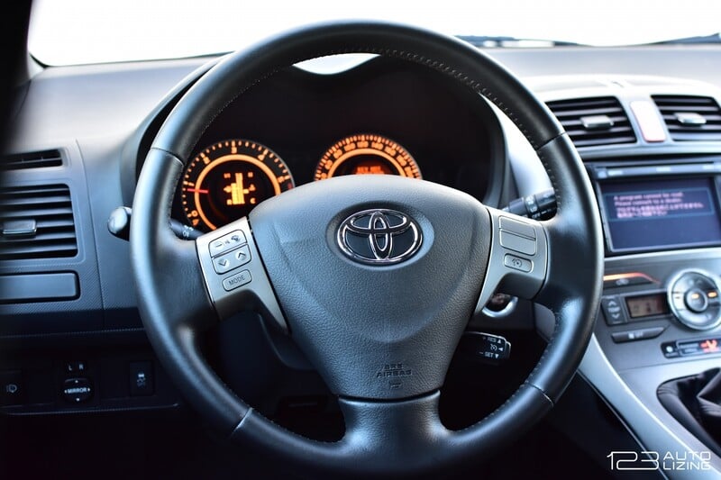 Photo 24 - Toyota Auris 2009 y Hatchback