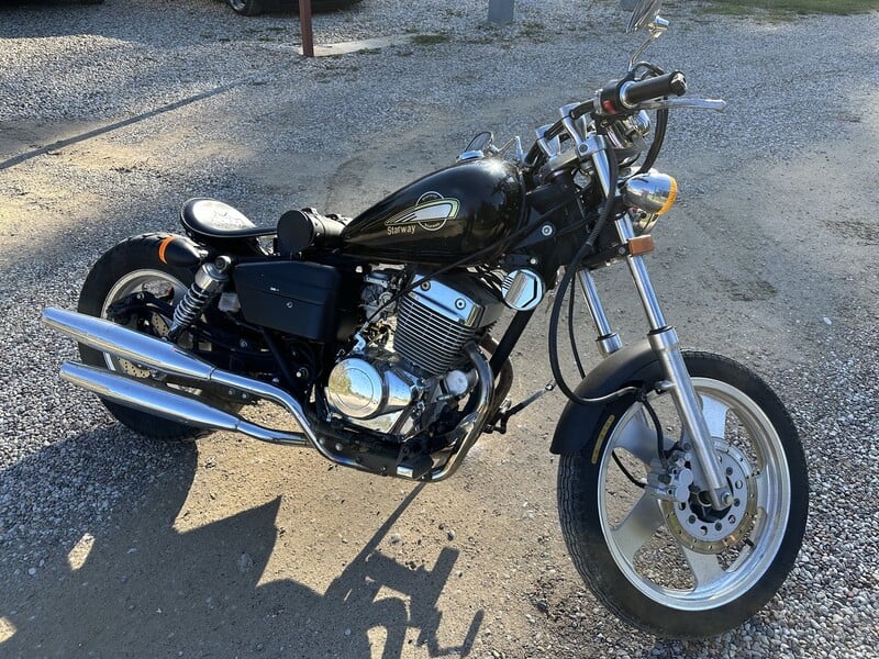 2006 m Čioperis / Cruiser / Custom motociklas