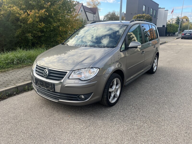 Фотография 9 - Volkswagen Touran I 2007 г