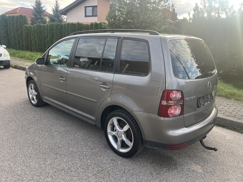 Фотография 11 - Volkswagen Touran I 2007 г