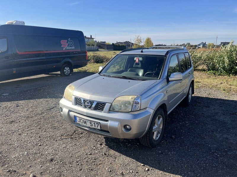 Nissan X-Trail 2003 г Внедорожник / Кроссовер