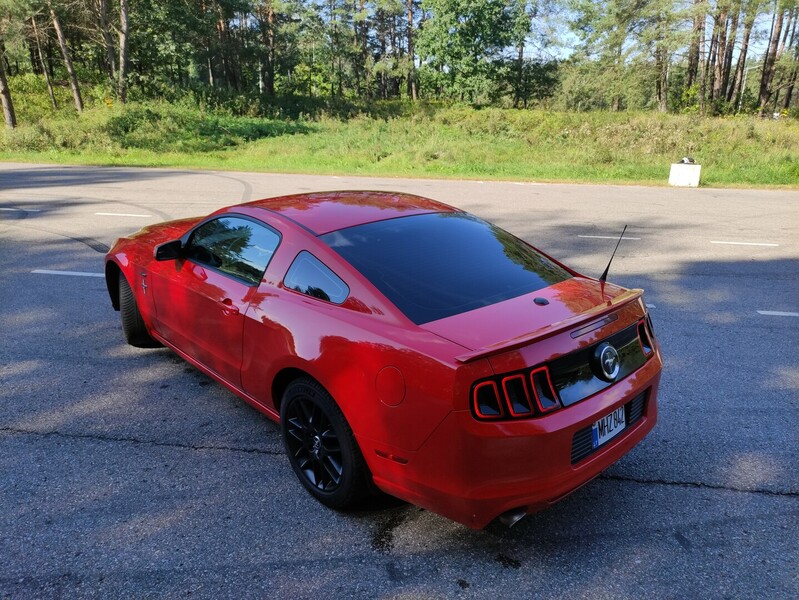 Фотография 1 - Ford Mustang 2013 г Купе