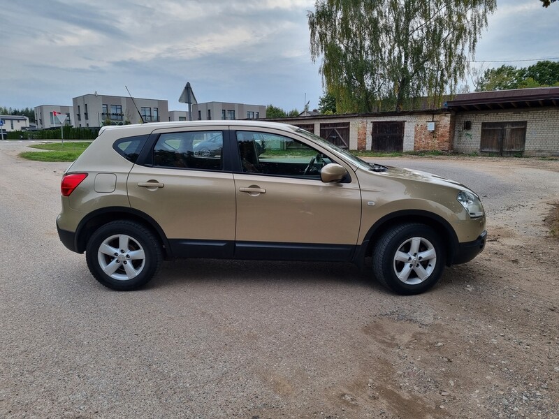 Nissan Qashqai 2007 y Off-road / Crossover