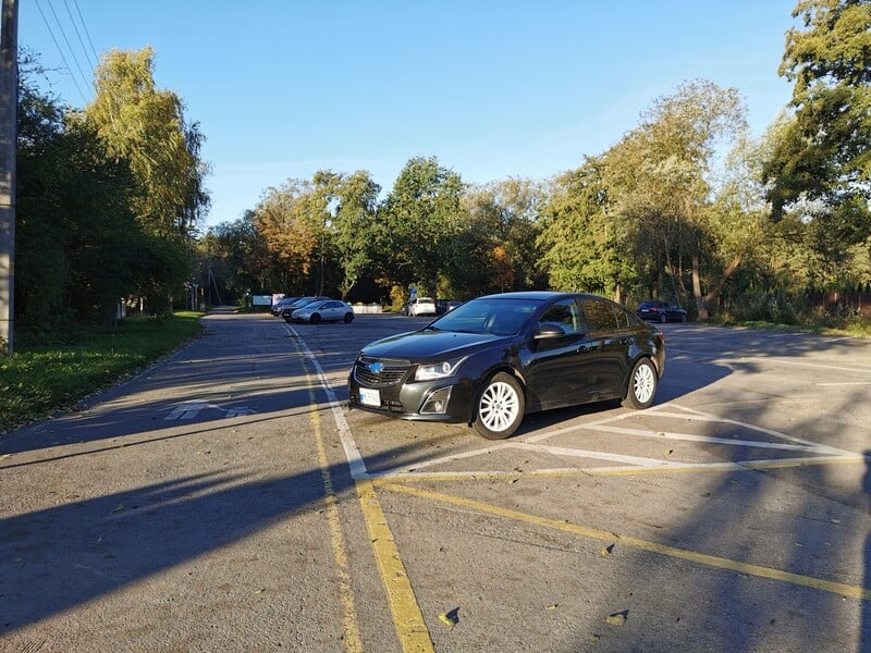 Chevrolet Cruze 2012 y Sedan