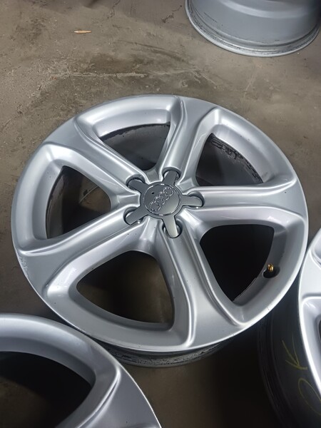 Photo 4 - Audi light alloy R17 rims