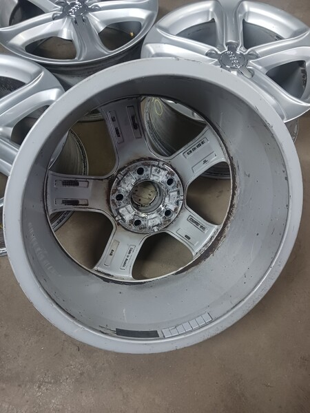 Photo 8 - Audi light alloy R17 rims