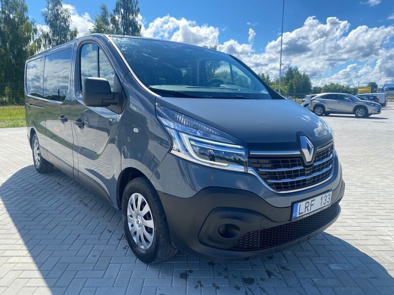 Photo 2 - Renault Trafic 2021 y rent